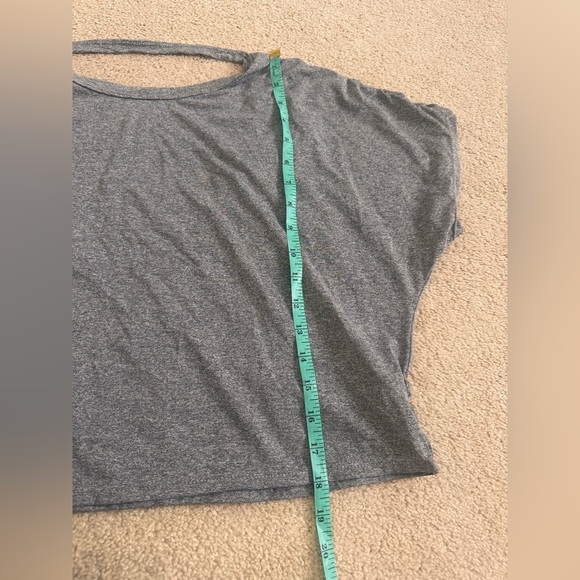 SHEIN Active Open Back Crop Top - NWOT - Picture 4 of 5